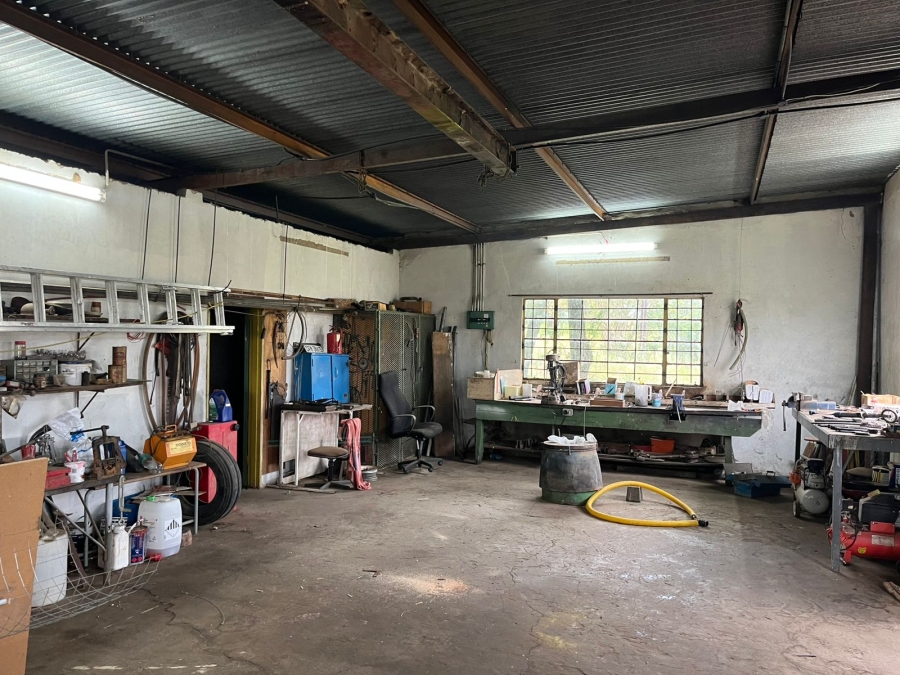 6 Bedroom Property for Sale in Ladybrand Rural Free State